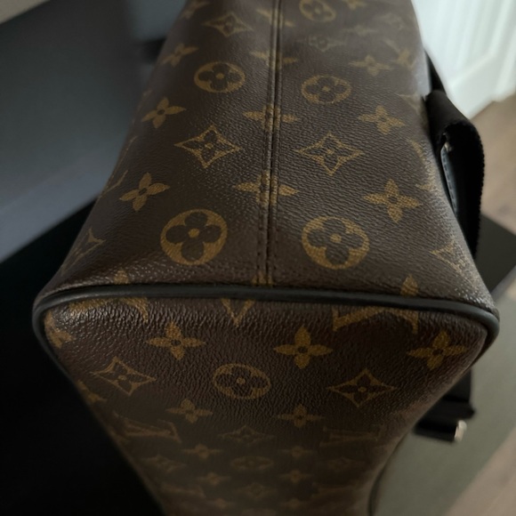 Louis Vuitton Palk Backpack - Picture 5 of 17